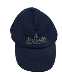 Tmavomodrá kšiltovka s nápisem 