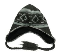 Khaki čepice se vzorem a třásněmi