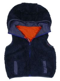 Tmavomodrá chlupatá zateplená oboustranná vesta s kapucí Mini Boden