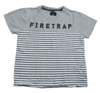 Šedo-bílo-černé tričko s pruhy a nápisem Firetrap