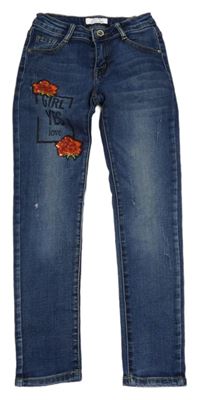 Tmavomodré skinny rifle s nápisem a květy 