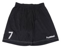Černé sportovní kraťasy s číslem Hummel 