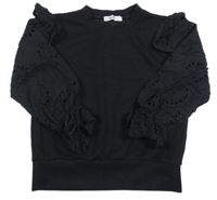 Černá mikina s madeirovými rukávy a volánky