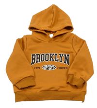 Medová mikina s nápisem a kapucí 