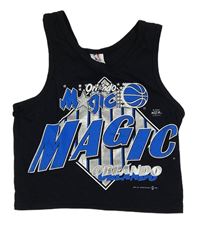 Černý basketbalový crop top s nápisem a míčem