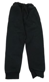 Černé tepláky s nápisem George