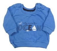 Modrá mikina s nápisem 