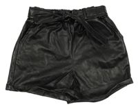 Nové - Černé koženkové kraťasy s páskem Kik