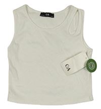Nové - Bílý žebrovaný crop top s průstřihem C&A