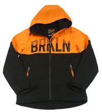 Černo-oranžová softshellová bunda s nápisem a kapucí 