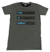 Antracitovo-černé tričko s nápisy 