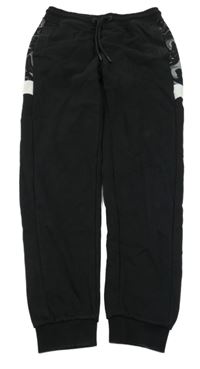 Černo-vzorované cuff tepláky C&A