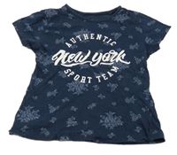 Tmavomodré tričko s kytičkami a nápisem Pepperts