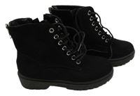 Nové - černé semišové kotníčkové boty New Look vel. 35