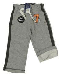 Nové - Šedé melírované tepláky s čísly a pruhy Early Days