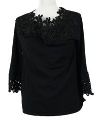 Dámská černá halenka s krajkou 