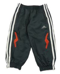 Tmavošedo-červené šusťákové cuff kalhoty Adidas