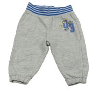 Šedé tepláky s číslem C&A