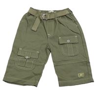 Khaki rifle s kapsami a páskem 