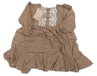 Nové - kakaové šaty s krajkou s květy apanele