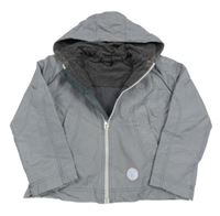 Šedá šusťáková jarní bunda s nášivkou a kapucí 