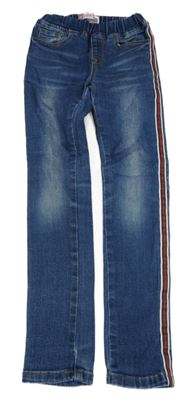 Modré riflové džegíny s pruhy