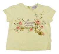 Žluté tričko s klíčem a květinami
