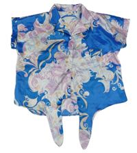 Modro-bílo-růžová vzorovaná saténová crop halenka River Island