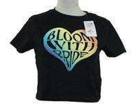 Nové - Dámské černé crop tričko se srdíčkem z nápisem Primark 