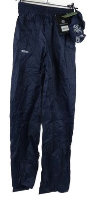 Nové - Pánské tmavomodré šusťákové kalhoty + sáček na sbalení Regatta 