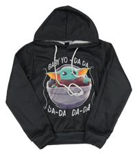 Černá mikina s baby Yodou a kapucí