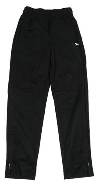 Černé sportovní tepláky s logem Slazenger
