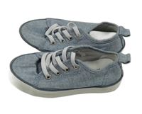 Světlemodré plátěnky H&M vel. 25