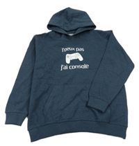 Tmavomodrá mikina s ovladačem a kapucí 