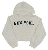 Bílá crop mikina s nápisem a kapucí 