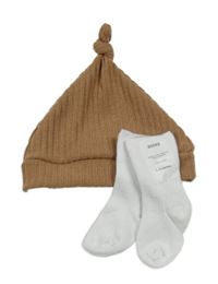 2set - Hnědá žebrovaná čepice + bílé ponožky - nové