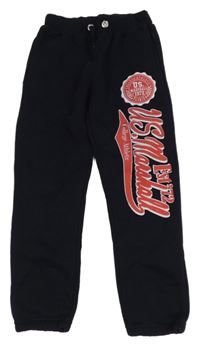 Tmavomodré tepláky s nápisem 