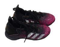 Černo-růžové vzorované turfy - Predator Adidas vel. 26