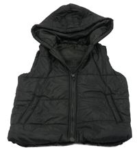 Černá šusťáková zateplená vesta s kapucí