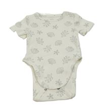 Bílé žebrované body s mušličkami C&A