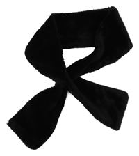 Černá kožešinová šála 