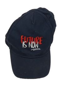 Tmavomodrá kšiltovka s nápisem Zara