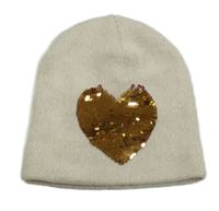 Smetanovo-zlatá melírovaná čepice se srdíčkem z překlápěcích flitrů 