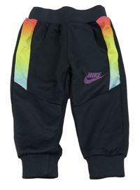 Černo-barevné sportovní tepláky s logem Nike