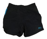 Černé plážové kraťasy s logem Slazenger