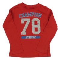 Červené triko s číslem a nápisy Alive