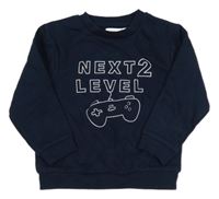 Tmavomodrá mikina s nápisem a ovladačem Orchestra