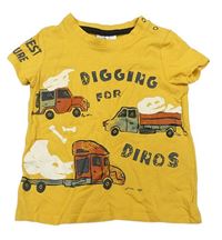 Okrové tričko s nákladními auty a lebkami dinosaurů zn. so cute
