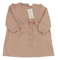 Nové - Starorůžové teplákové šaty s volánem s madeirou F&F