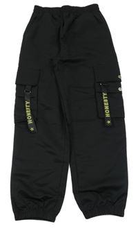 Černé lehké kalhoty s kalhoty s kapsami 